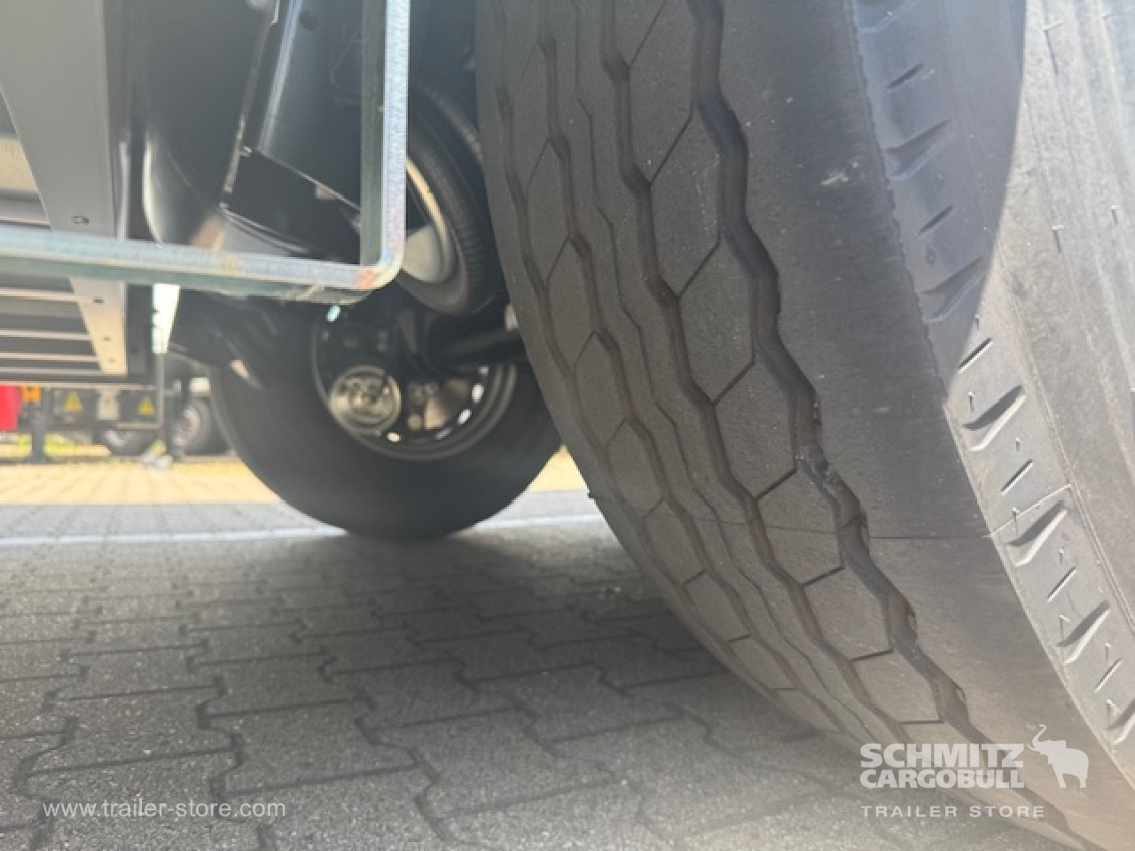 SCHMITZ Oplegger Vries Standard Taillift - Semirremolque isotérmico: foto 5 SCHMITZ Oplegger Vries Standard Taillift - Semirremolque isotérmico: foto 5