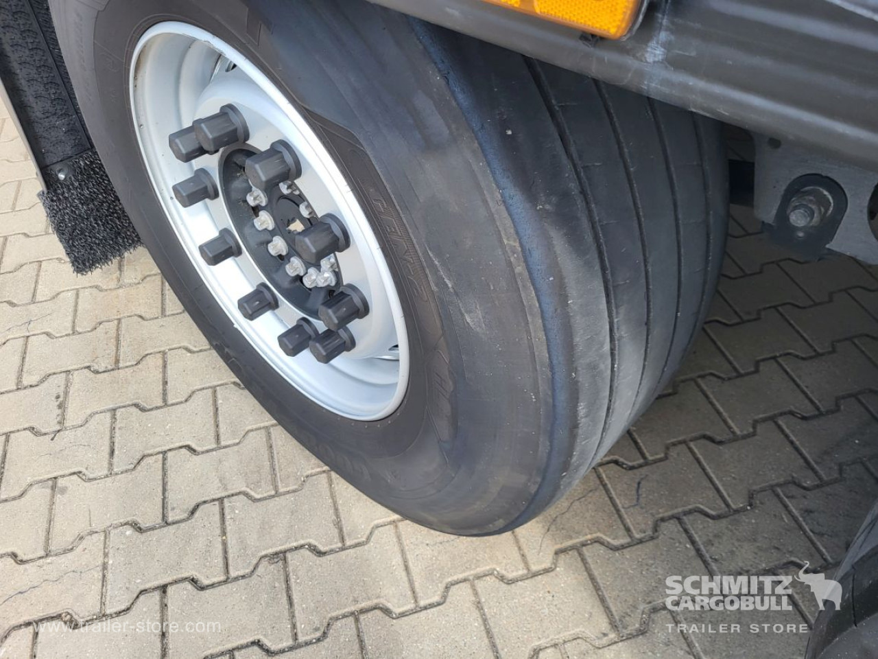 SCHMITZ Reefer flowertransport - Semirremolque isotérmico: foto 5 SCHMITZ Reefer flowertransport - Semirremolque isotérmico: foto 5