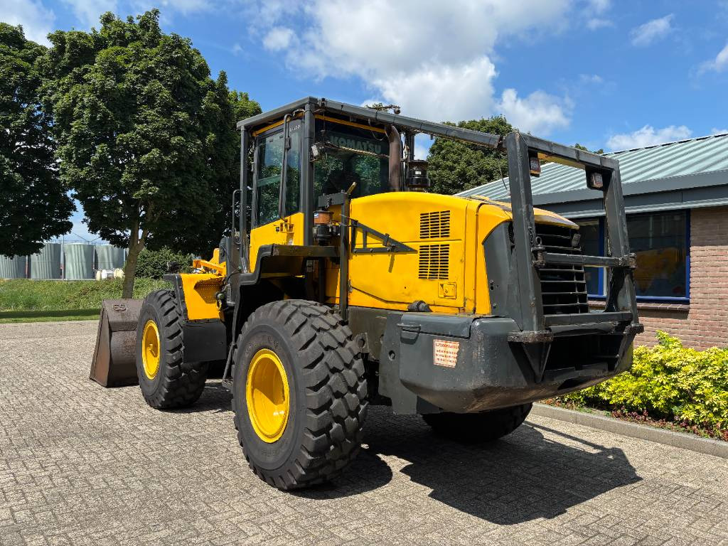 Komatsu WA 320-5 - Cargadora de ruedas: foto 2 Komatsu WA 320-5 - Cargadora de ruedas: foto 2