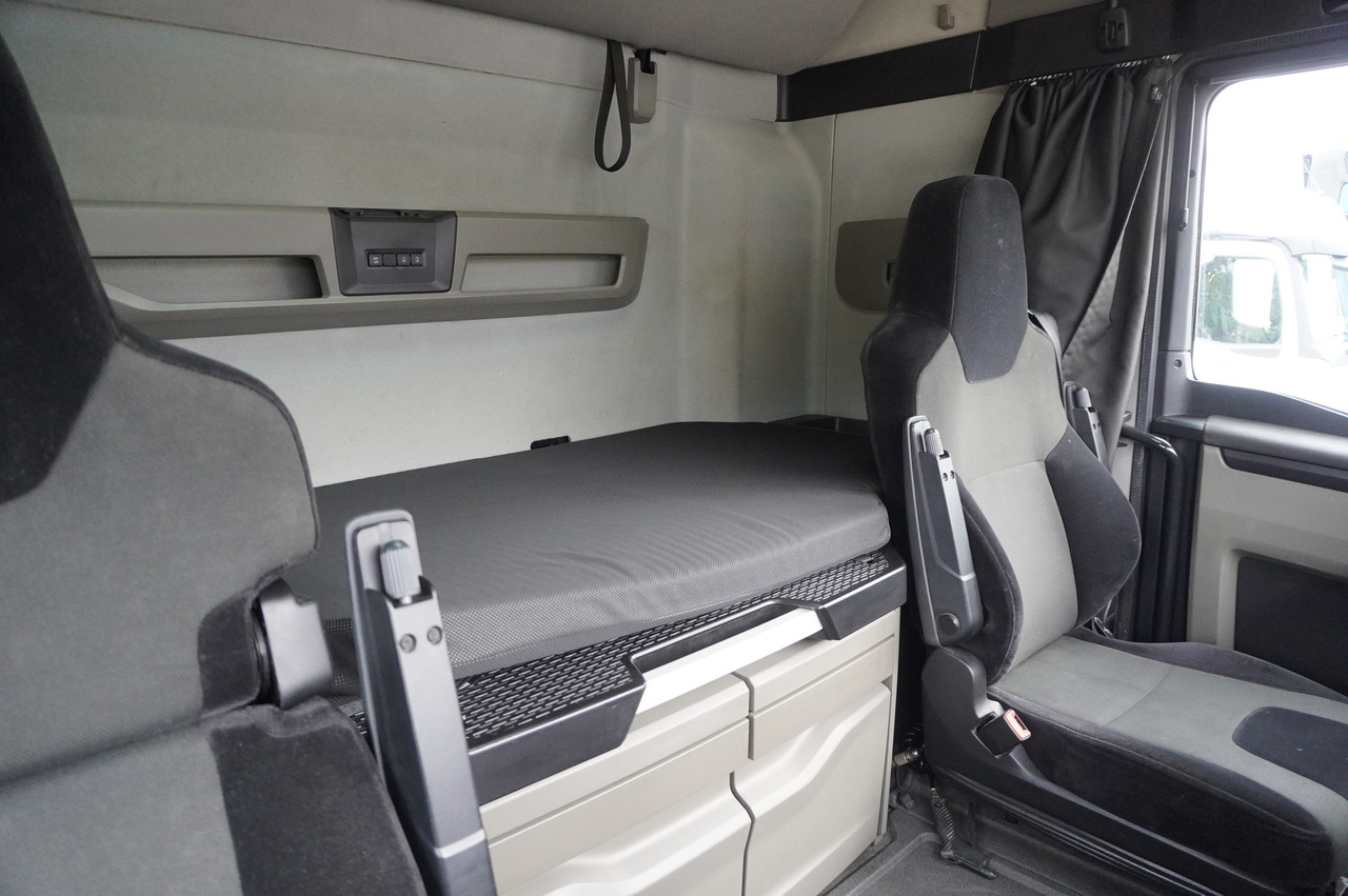 Cabeza tractora MAN TGX 28.510 6x2 / Sleeper cab / NEW tires / GVW 65 t: foto 27 Cabeza tractora MAN TGX 28.510 6x2 / Sleeper cab / NEW tires / GVW 65 t: foto 27