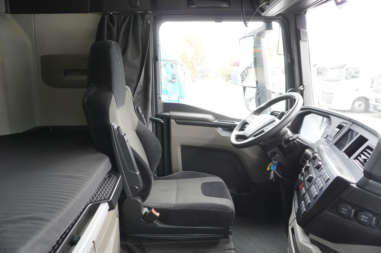 Cabeza tractora MAN TGX 28.510 6x2 / Sleeper cab / NEW tires / GVW 65 t: foto 26 Cabeza tractora MAN TGX 28.510 6x2 / Sleeper cab / NEW tires / GVW 65 t: foto 26