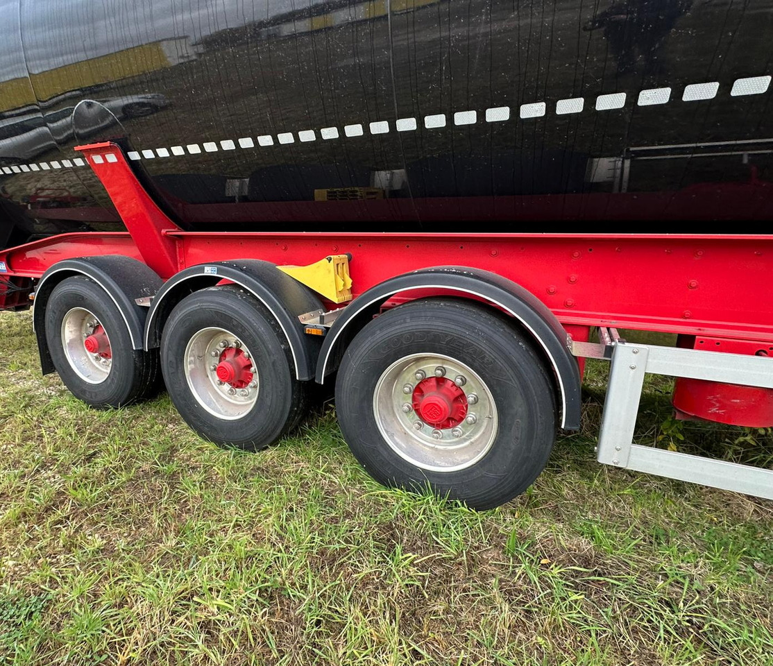 Semirremolque silo FELDBINDER 334C 15 A-1-1-40 Silo tank / 66 m3 / 2022 / 20 units: foto 10