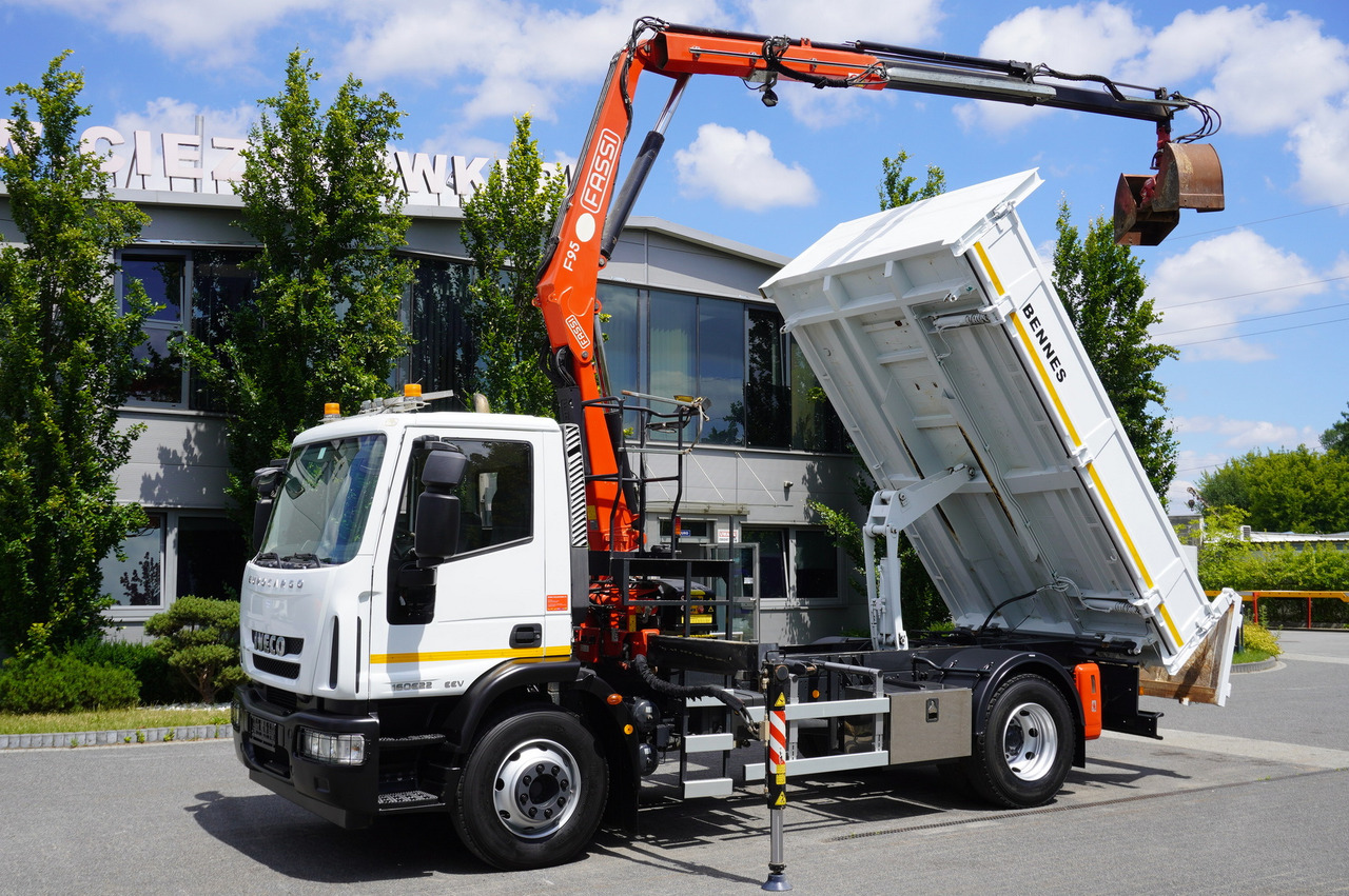 Camión caja abierta, Camión grúa IVECO Eurocargo 160E22 EEV Dump truck / Bortmatic / Crane FASSI F95A.0.22: foto 1