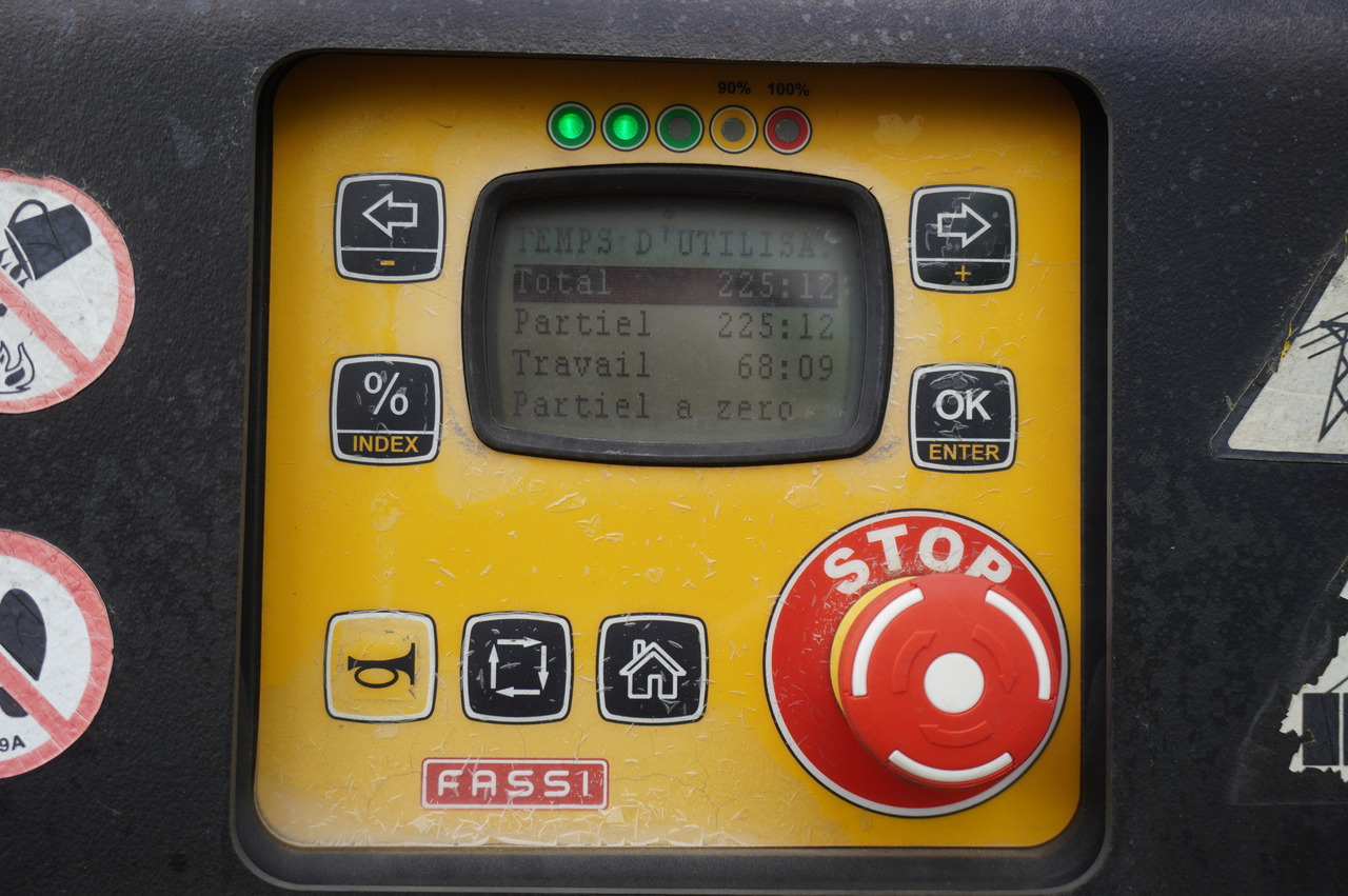 IVECO STRALIS 19.310 E6 / Flatbed 19 EPAL / FASSI F135 / 225 MTH! / 5.7 T - Camión grúa, Camión grúa: foto 2 IVECO STRALIS 19.310 E6 / Flatbed 19 EPAL / FASSI F135 / 225 MTH! / 5.7 T - Camión grúa, Camión grúa: foto 2