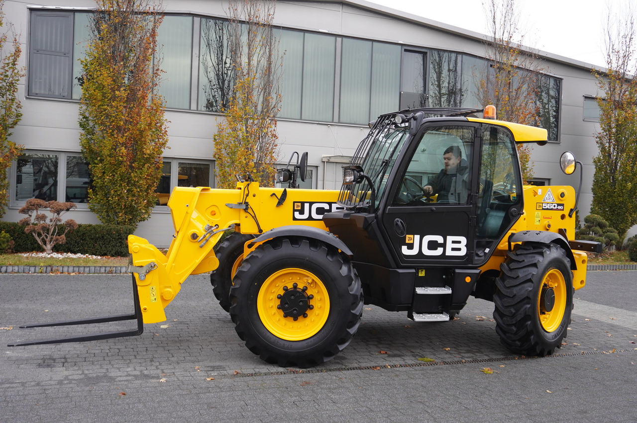 JCB 560-80 / 6 ton lifting capacity / power 146 HP - Cargadora de ruedas telescópica: foto 4 JCB 560-80 / 6 ton lifting capacity / power 146 HP - Cargadora de ruedas telescópica: foto 4