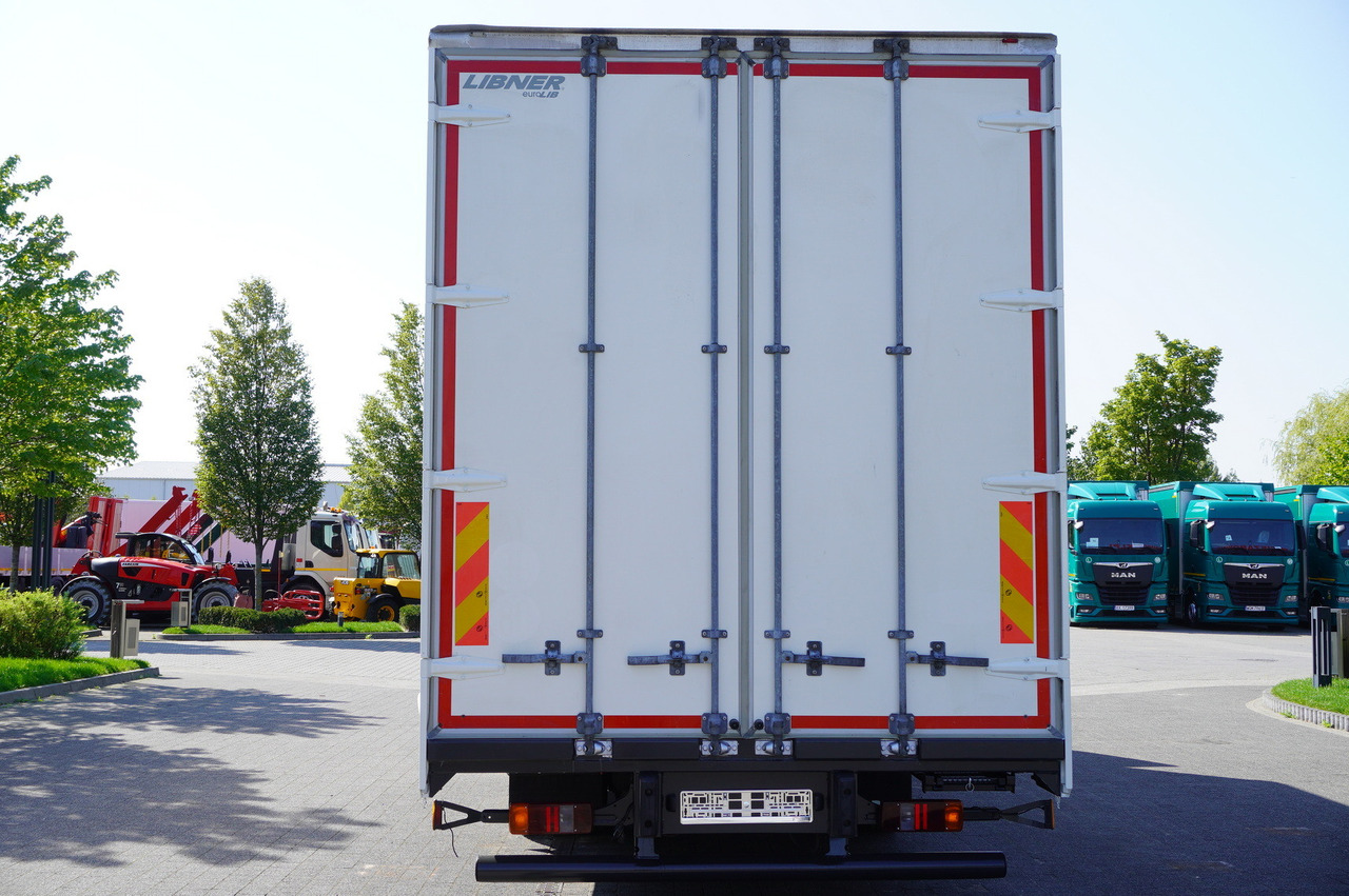 MAN TGL 12.190 / Curtainsider 19 EPAL / Sleeper cab - Camión lona: foto 4 MAN TGL 12.190 / Curtainsider 19 EPAL / Sleeper cab - Camión lona: foto 4