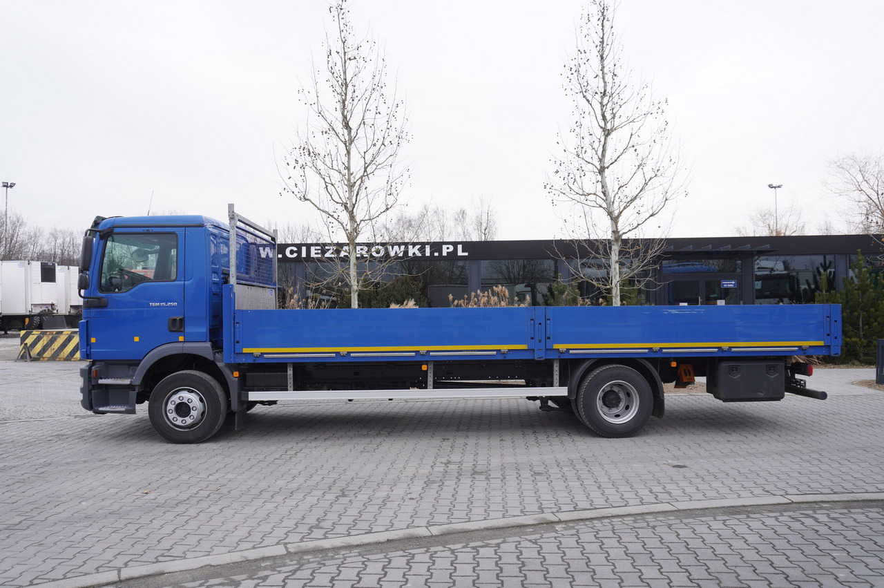 MAN TGM 15.250 / 160,000 km! / 2021 / Flatbed 18 EPAL / 8.8 t capacity - Camión caja abierta: foto 2 MAN TGM 15.250 / 160,000 km! / 2021 / Flatbed 18 EPAL / 8.8 t capacity - Camión caja abierta: foto 2
