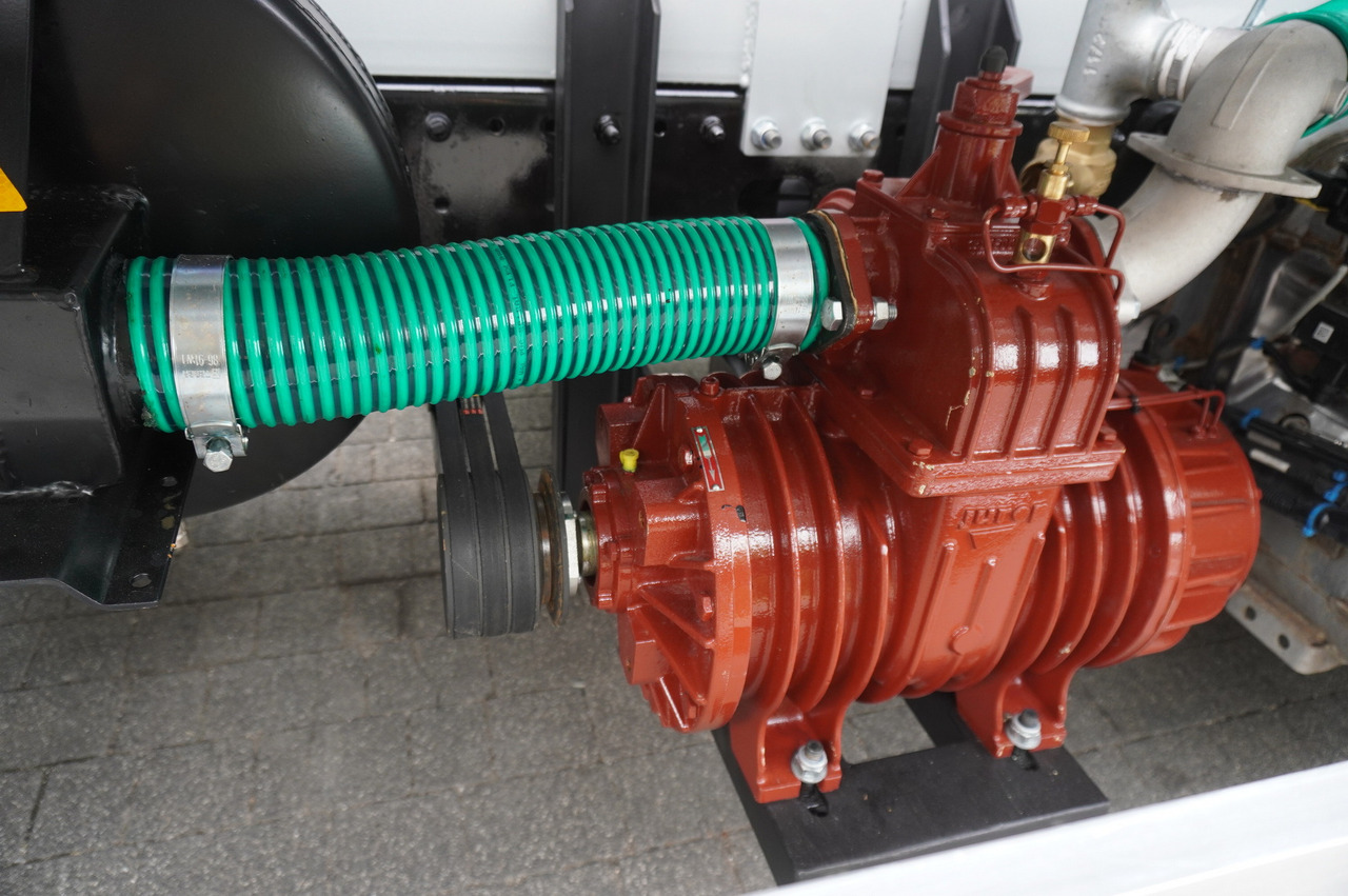 Camión cisterna MAN TGM 15.250 / NEW septic tank (07/2025) superstructure 8000 l / 160 tho. km!: foto 13