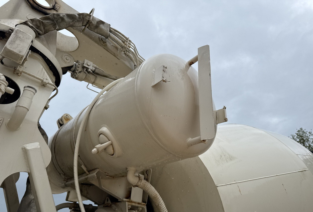 Bomba de hormigón MAN TGS 32.400 8x4 Concrete Mixer Pump truck / 426 MTH !!! / 18 meters: foto 7 Bomba de hormigón MAN TGS 32.400 8x4 Concrete Mixer Pump truck / 426 MTH !!! / 18 meters: foto 7