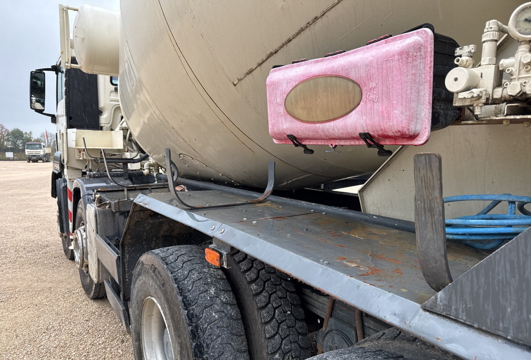 Bomba de hormigón MAN TGS 32.400 8x4 Concrete Mixer Pump truck / 426 MTH !!! / 18 meters: foto 13 Bomba de hormigón MAN TGS 32.400 8x4 Concrete Mixer Pump truck / 426 MTH !!! / 18 meters: foto 13