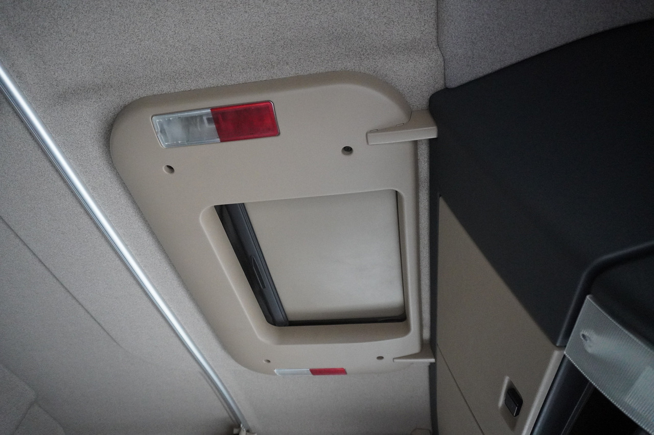 Camión cisterna MAN TGS 35.420 8×2 / NEW septic barrel 13000 L / 3 steered axles: foto 26