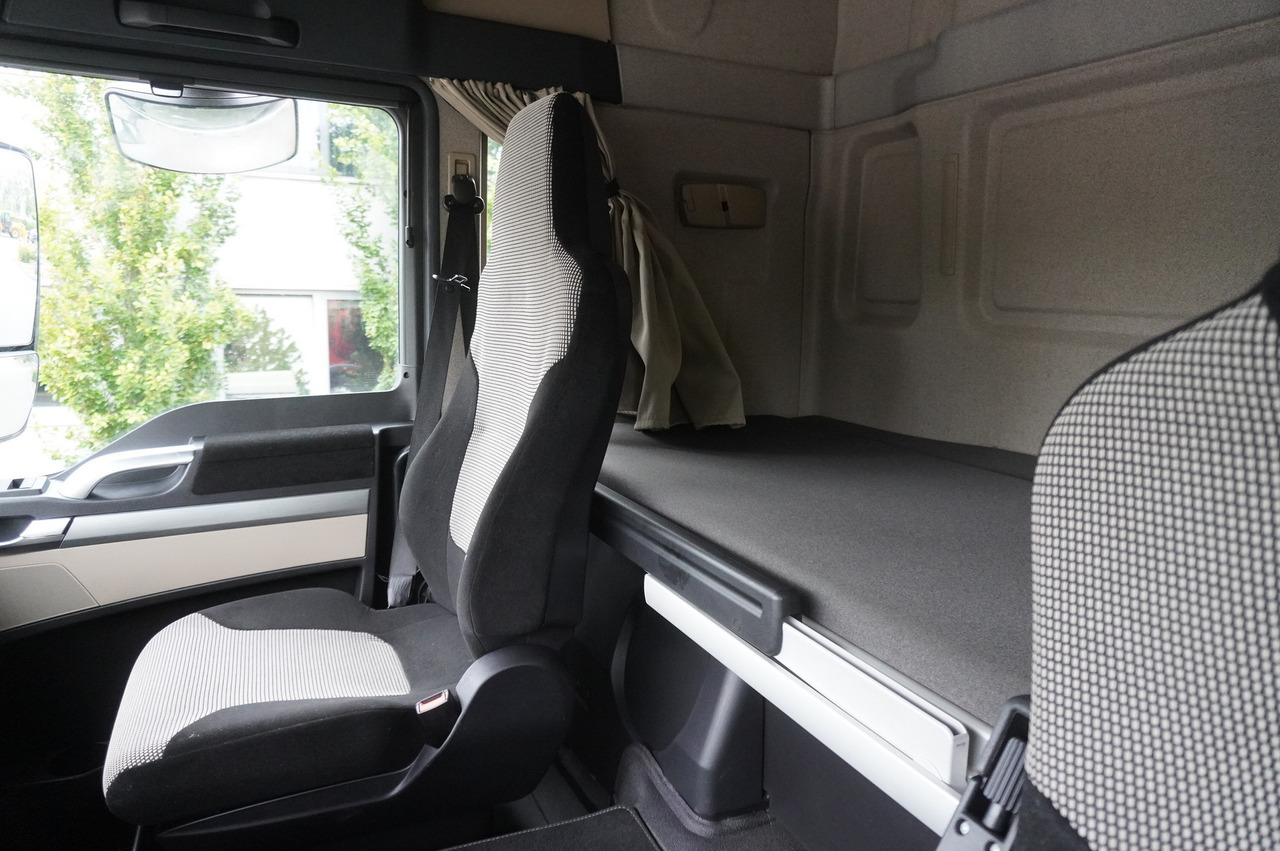 Camión cisterna MAN TGS 35.420 8×2 / NEW septic barrel 13000 L / 3 steered axles: foto 20