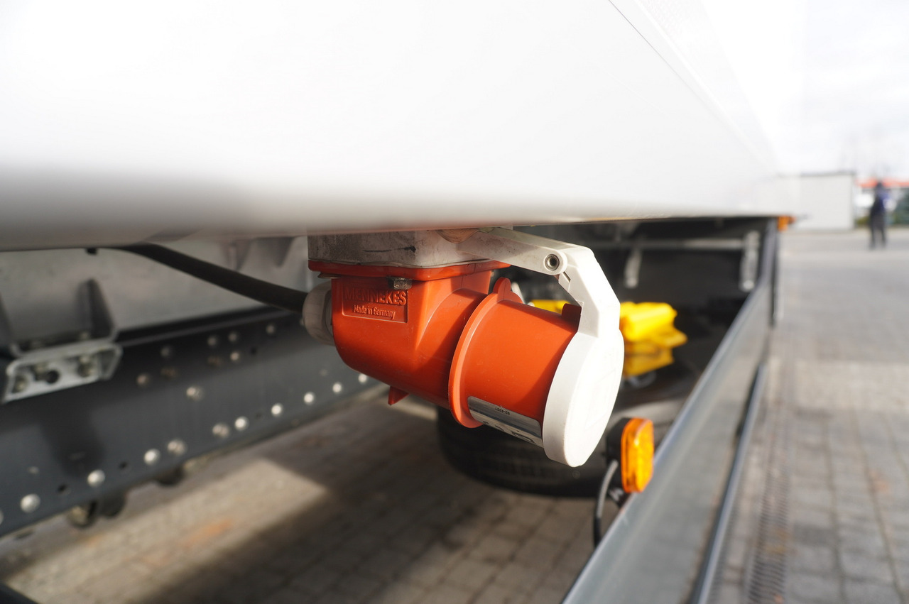 MAN TGX 26.400 / IGLOOCAR / Carrier Supra 1150 MT Silent - Camión frigorífico: foto 5 MAN TGX 26.400 / IGLOOCAR / Carrier Supra 1150 MT Silent - Camión frigorífico: foto 5