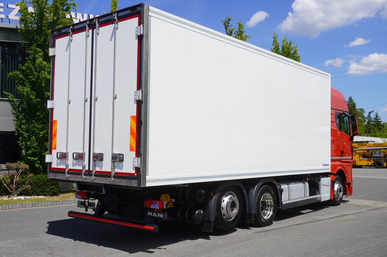 MAN TGX 26.510 / 2022 / NEW Krone bitemperature refrigerated truck / Carrier Supra 850 MT / 4 units - Camión frigorífico: foto 5 MAN TGX 26.510 / 2022 / NEW Krone bitemperature refrigerated truck / Carrier Supra 850 MT / 4 units - Camión frigorífico: foto 5