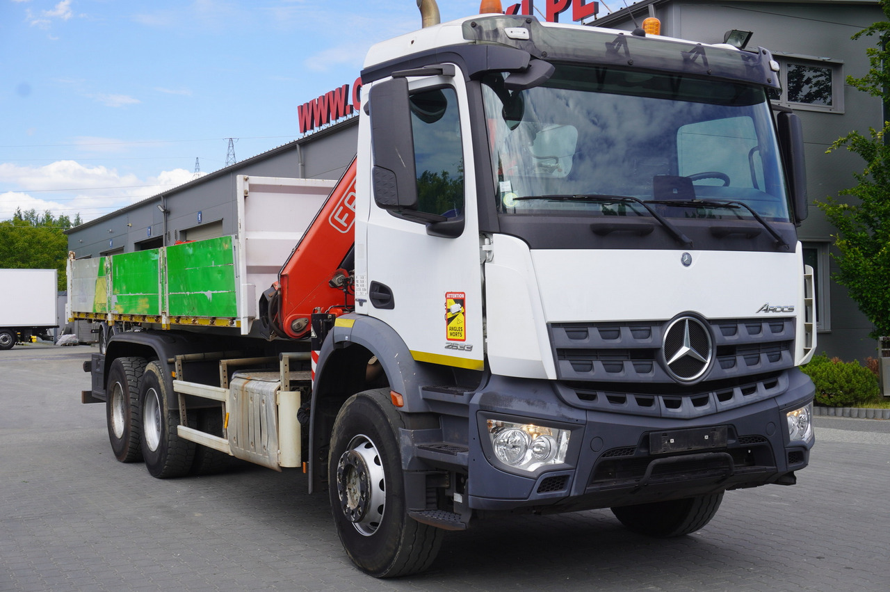 MERCEDES-BENZ AROCS 2633 6x4 / 5.5 T crane FASSI F135 / Tipper 15 EPAL - Camión volquete, Camión grúa: foto 2 MERCEDES-BENZ AROCS 2633 6x4 / 5.5 T crane FASSI F135 / Tipper 15 EPAL - Camión volquete, Camión grúa: foto 2