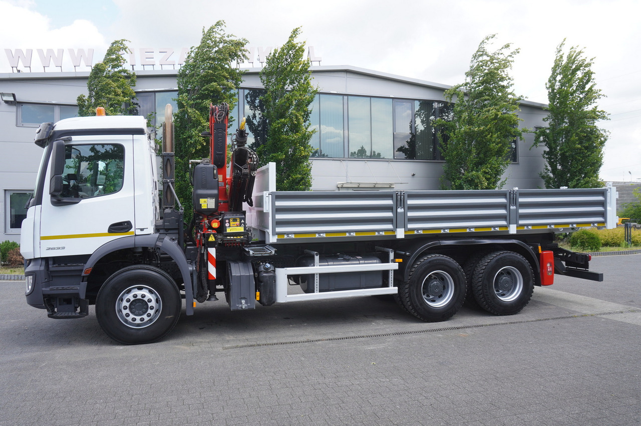 MERCEDES-BENZ AROCS 2633 6x4 / 5.5 T crane FASSI F135 / Tipper 15 EPAL - Camión caja abierta, Camión grúa: foto 3 MERCEDES-BENZ AROCS 2633 6x4 / 5.5 T crane FASSI F135 / Tipper 15 EPAL - Camión caja abierta, Camión grúa: foto 3