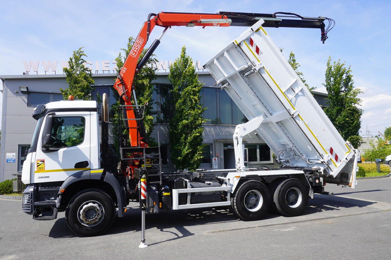 MERCEDES-BENZ AROCS 2636 / Fassi F155A.0.22 crane 6t / 120 tho. km / 3-sided dump truck / 2 x Bordmatic - Camión grúa: foto 5 MERCEDES-BENZ AROCS 2636 / Fassi F155A.0.22 crane 6t / 120 tho. km / 3-sided dump truck / 2 x Bordmatic - Camión grúa: foto 5