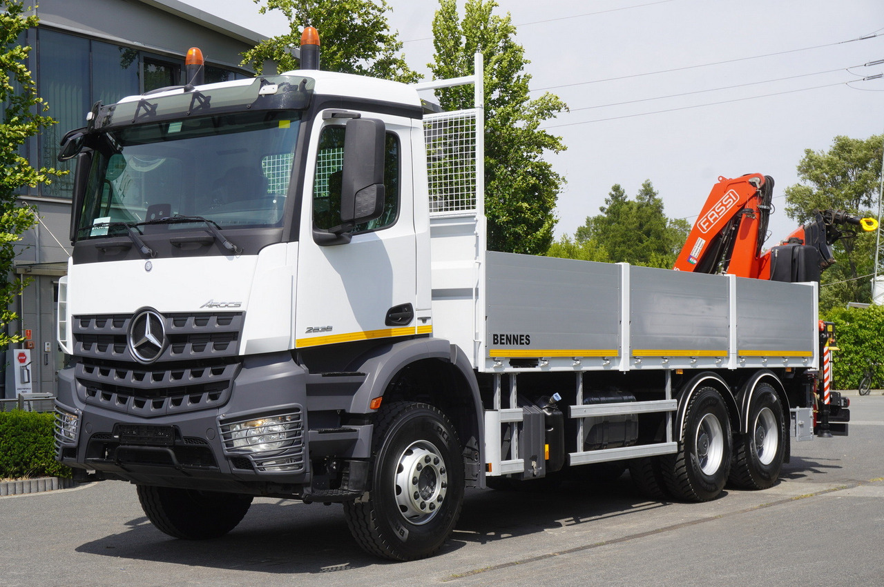 MERCEDES-BENZ AROCS 2636 Flatbed / HDS FASSI F175 7.7 T / 150,000 km - Autogrúa: foto 3 MERCEDES-BENZ AROCS 2636 Flatbed / HDS FASSI F175 7.7 T / 150,000 km - Autogrúa: foto 3