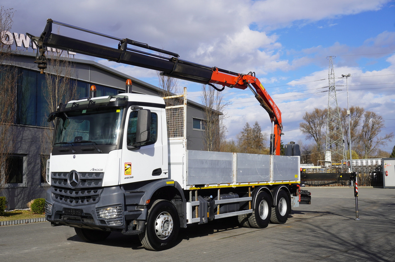 MERCEDES-BENZ AROCS 2636 Flatbed / HDS FASSI F175 7.7 T / 150,000 km - Camión grúa: foto 1 MERCEDES-BENZ AROCS 2636 Flatbed / HDS FASSI F175 7.7 T / 150,000 km - Camión grúa: foto 1