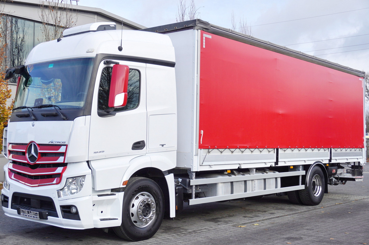 MERCEDES-BENZ Actros 1835 E6 4×2 / Curtainsider 21 pallets / tail lift 1.5t - Camión lona: foto 1 MERCEDES-BENZ Actros 1835 E6 4×2 / Curtainsider 21 pallets / tail lift 1.5t - Camión lona: foto 1