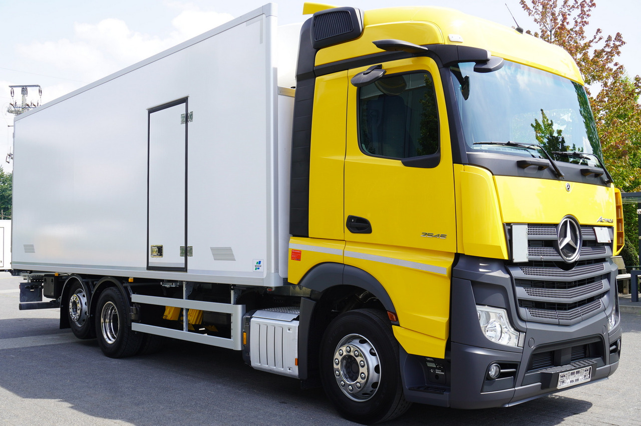 MERCEDES-BENZ Actros 2545 MP5 6×2 E6 / NEW Igloocar refrigerator / 19 pallets - Camión frigorífico: foto 5 MERCEDES-BENZ Actros 2545 MP5 6×2 E6 / NEW Igloocar refrigerator / 19 pallets - Camión frigorífico: foto 5