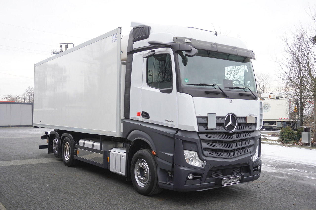 MERCEDES-BENZ Actros 2545 / Zaibas meat hook refrigerator 18 EPAL / 2022 - Camión frigorífico: foto 4 MERCEDES-BENZ Actros 2545 / Zaibas meat hook refrigerator 18 EPAL / 2022 - Camión frigorífico: foto 4