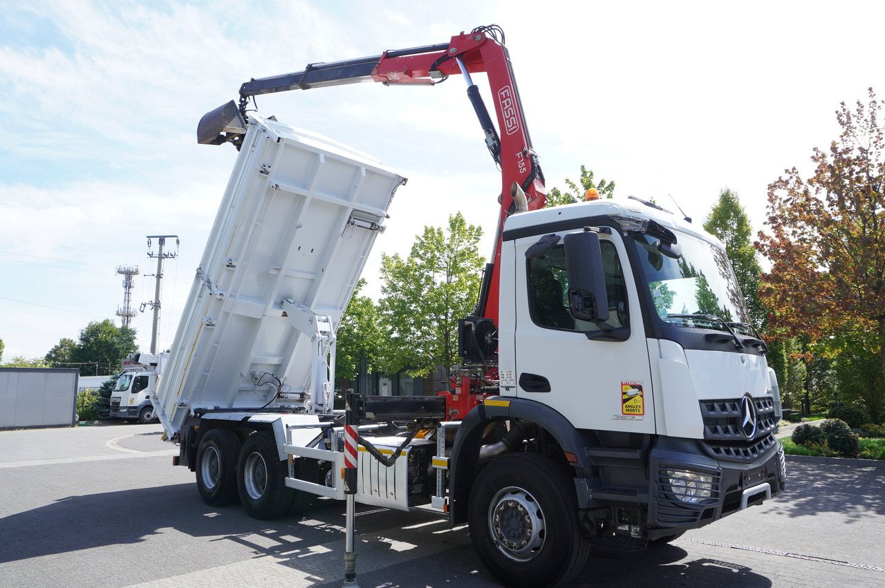 Camión volquete, Camión grúa MERCEDES-BENZ Arocs 2636 / 6x4 / HDS Fassi / 3-Way Tipper / Bortmatic: foto 7