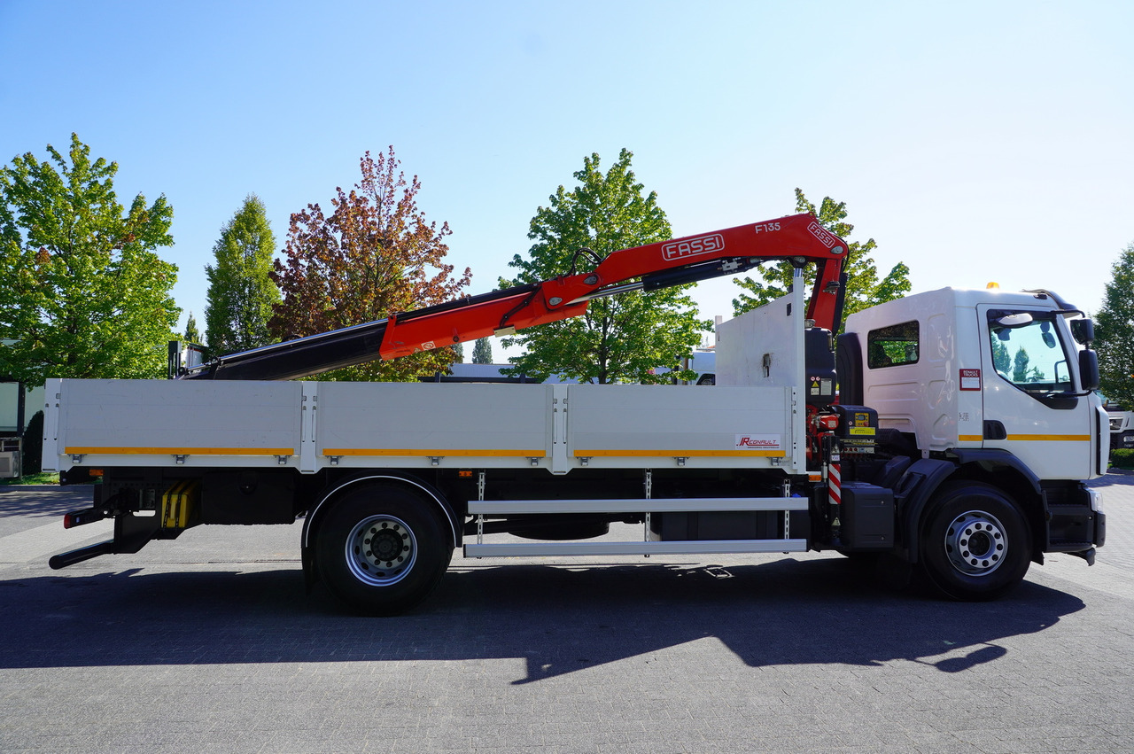 RENAULT C280 DTI 8 / FASSI crane 5.6 T / range 8 m / Flatbed 15 EPAL - Camión grúa: foto 2 RENAULT C280 DTI 8 / FASSI crane 5.6 T / range 8 m / Flatbed 15 EPAL - Camión grúa: foto 2