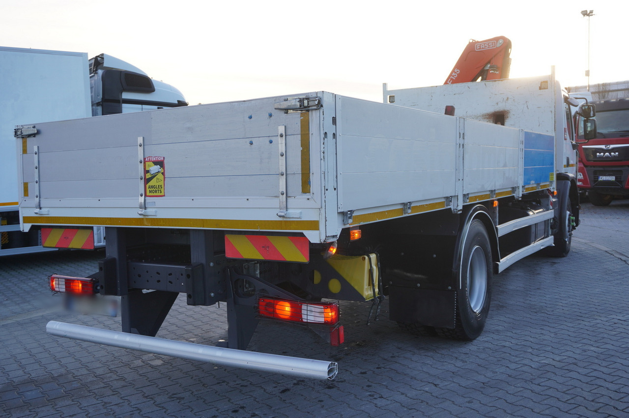 RENAULT C280 DTI 8 / FASSI crane 5.6 T / range 8 m / Flatbed 15 EPAL - Camión grúa: foto 3 RENAULT C280 DTI 8 / FASSI crane 5.6 T / range 8 m / Flatbed 15 EPAL - Camión grúa: foto 3