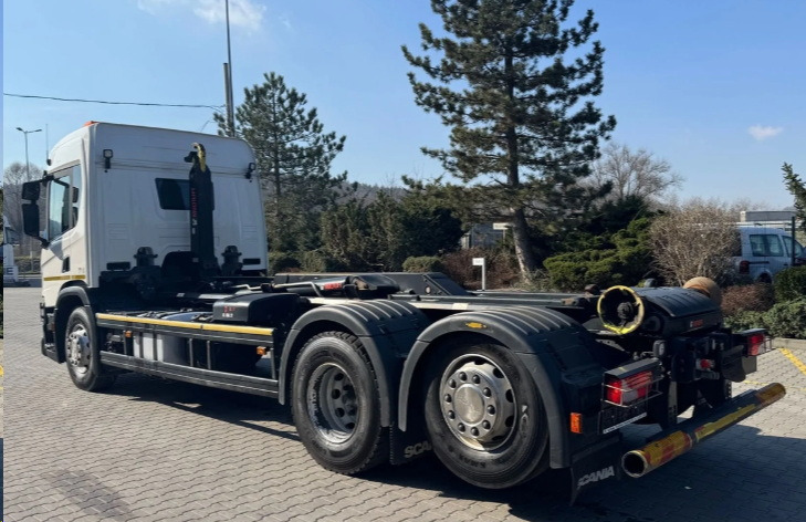 SCANIA P410 B6X2*4NA HIAB Multilift 21t / 150 tho.km hooklift - Camión multibasculante: foto 4 SCANIA P410 B6X2*4NA HIAB Multilift 21t / 150 tho.km hooklift - Camión multibasculante: foto 4
