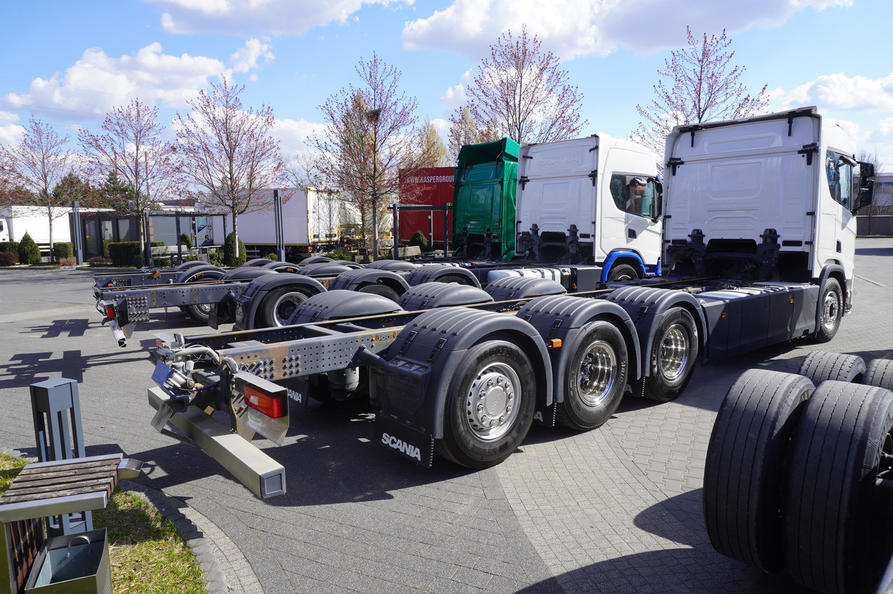 SCANIA R650 V8 / 650 HP/ frame 8.8 m / steered 4th axis / 20 units - Camión grúa: foto 5 SCANIA R650 V8 / 650 HP/ frame 8.8 m / steered 4th axis / 20 units - Camión grúa: foto 5