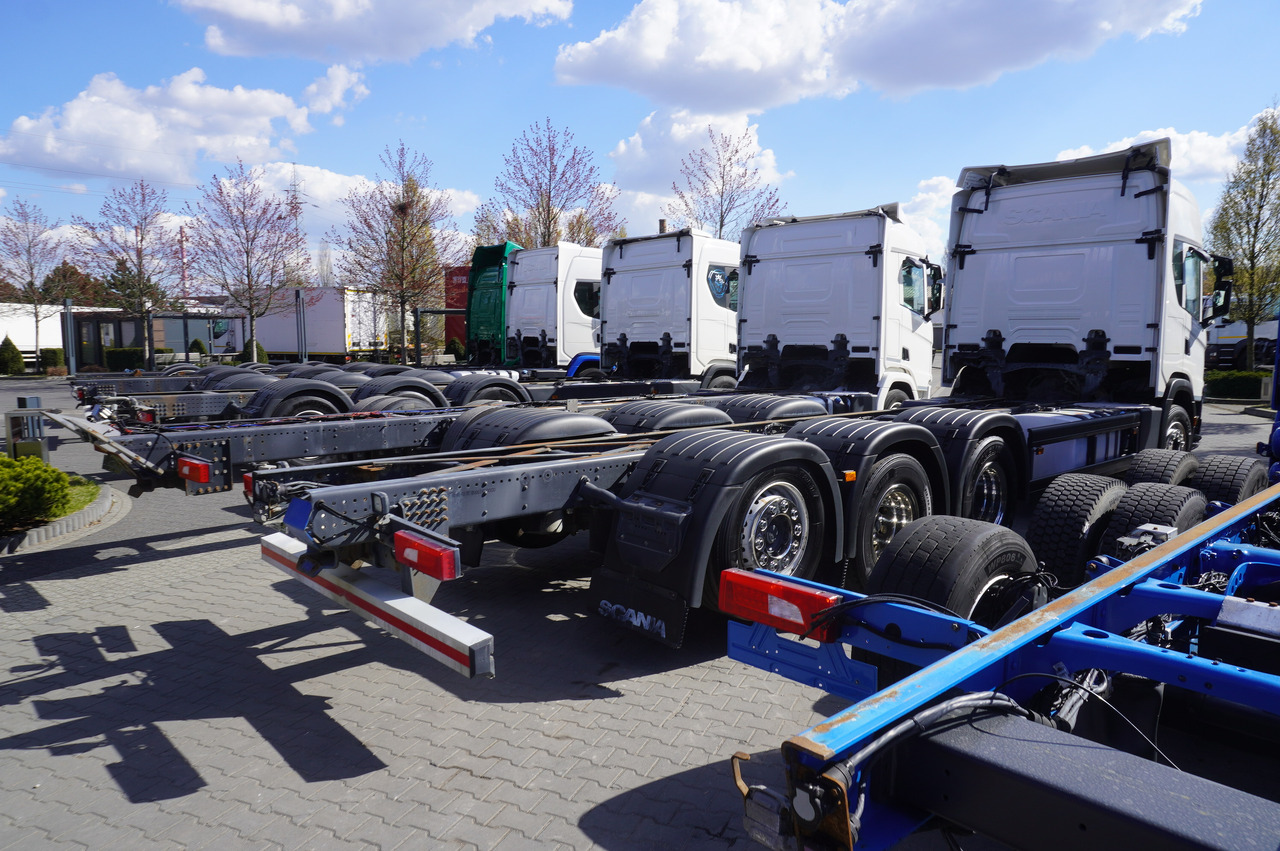 SCANIA R650 V8 / 650 HP/ frame 8.8 m / steered 4th axis / 20 units - Camión grúa: foto 4 SCANIA R650 V8 / 650 HP/ frame 8.8 m / steered 4th axis / 20 units - Camión grúa: foto 4