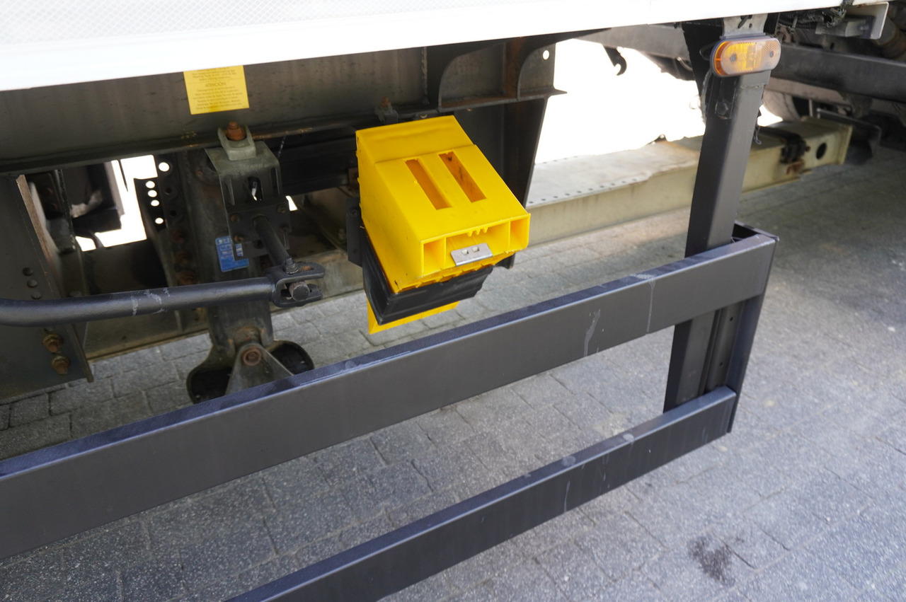 Camión frigorífico VOLVO FH 440 E5 6×2 Schmitz Refrigerator – pass-through Set 38 pallets: foto 17