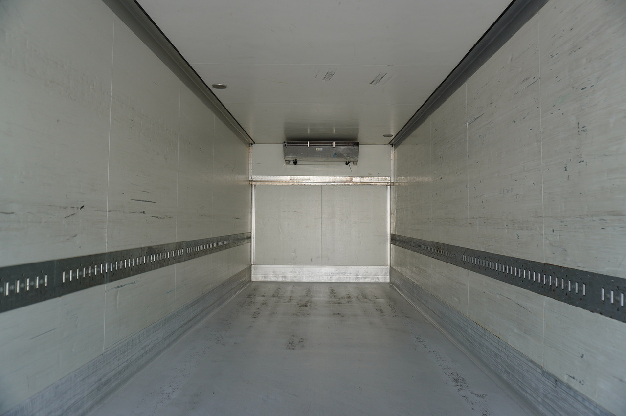Camión frigorífico VOLVO FH 440 E5 6×2 Schmitz Refrigerator – pass-through Set 38 pallets: foto 10