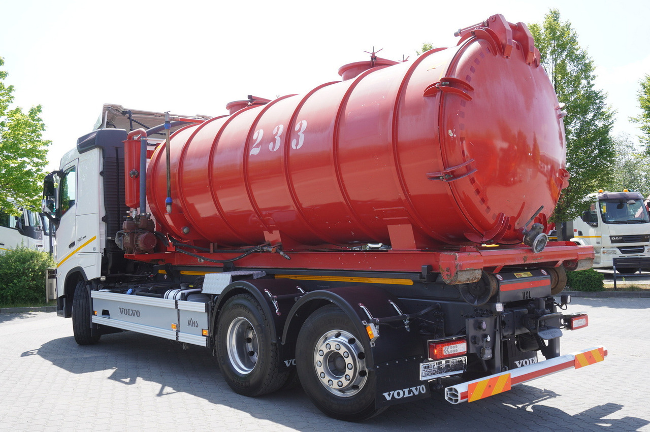 VOLVO Volvo FH 500 / Septic barrel 13000 l / Hook lift 21 t / 2022 / 3rd axle steered / 2 units - Cuba de purín: foto 5 VOLVO Volvo FH 500 / Septic barrel 13000 l / Hook lift 21 t / 2022 / 3rd axle steered / 2 units - Cuba de purín: foto 5