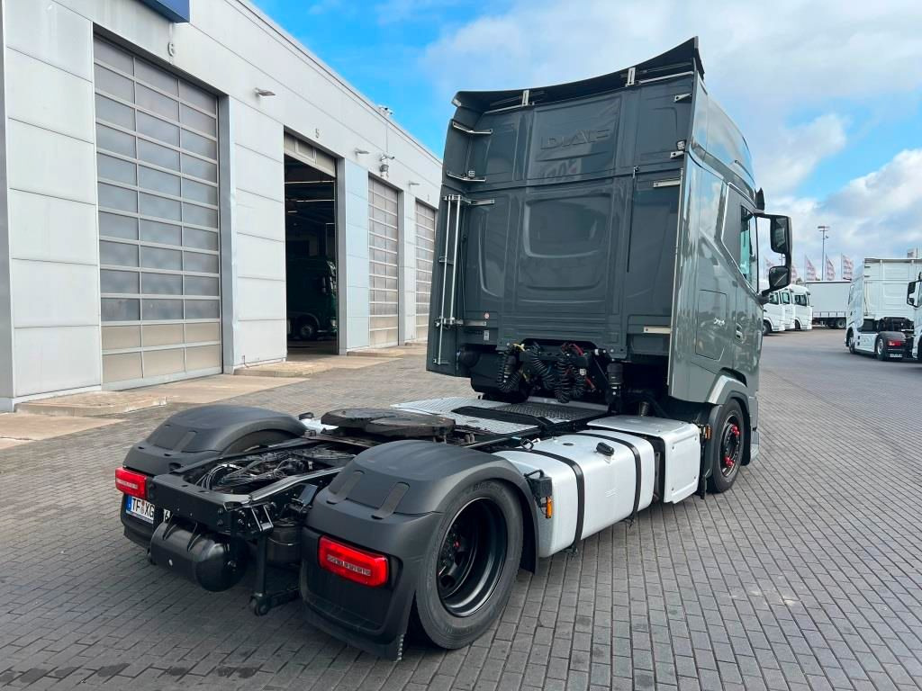 DAF XG+ 530 FT Low Deck Standklima Retarder 2xTank - Cabeza tractora: foto 4 DAF XG+ 530 FT Low Deck Standklima Retarder 2xTank - Cabeza tractora: foto 4