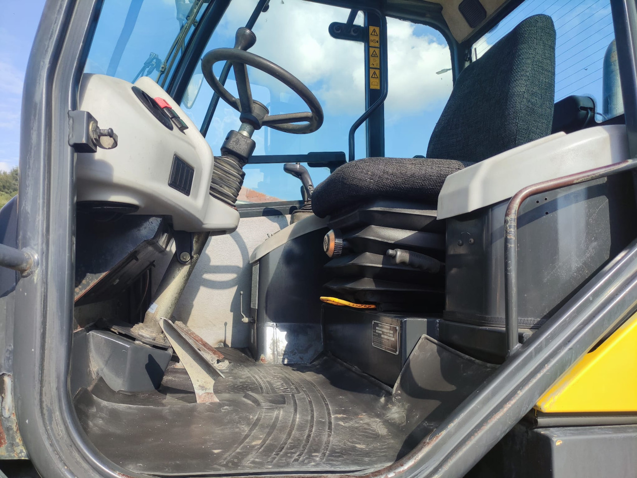 KOMATSU WA80-5 - Cargadora de ruedas: foto 5 KOMATSU WA80-5 - Cargadora de ruedas: foto 5