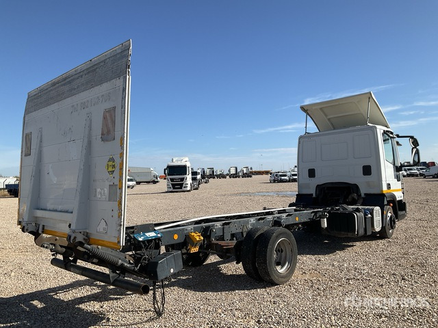 2012 Iveco Eurocargo 75E18 4x2 Cab and Chassis - Camión chasis: foto 4 2012 Iveco Eurocargo 75E18 4x2 Cab and Chassis - Camión chasis: foto 4