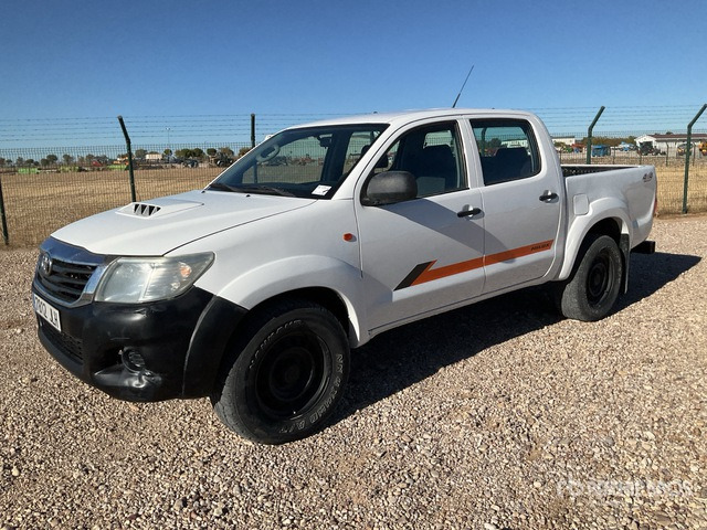 2015 Toyota Hilux 4x4 Crew Cab Pickup - Pick-up: foto 1 2015 Toyota Hilux 4x4 Crew Cab Pickup - Pick-up: foto 1