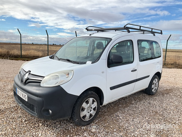 2019 Renault Kangoo Combi Passenger Van - Minibús, Furgoneta de pasajeros: foto 1 2019 Renault Kangoo Combi Passenger Van - Minibús, Furgoneta de pasajeros: foto 1