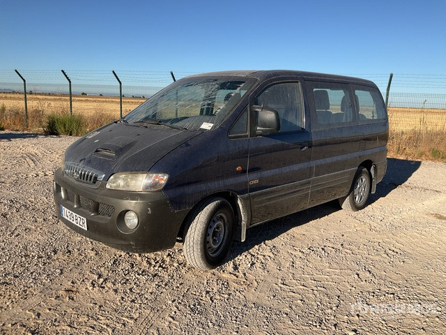 2002 Hyundai H1 6 Passenger Van - Furgoneta: foto 1 2002 Hyundai H1 6 Passenger Van - Furgoneta: foto 1