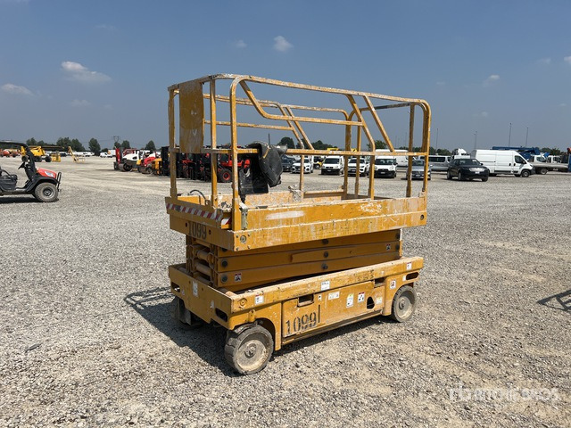 2006 Haulotte Compact 10 Electric (Inoperable) Scissor Lift - Plataforma de tijeras: foto 3 2006 Haulotte Compact 10 Electric (Inoperable) Scissor Lift - Plataforma de tijeras: foto 3