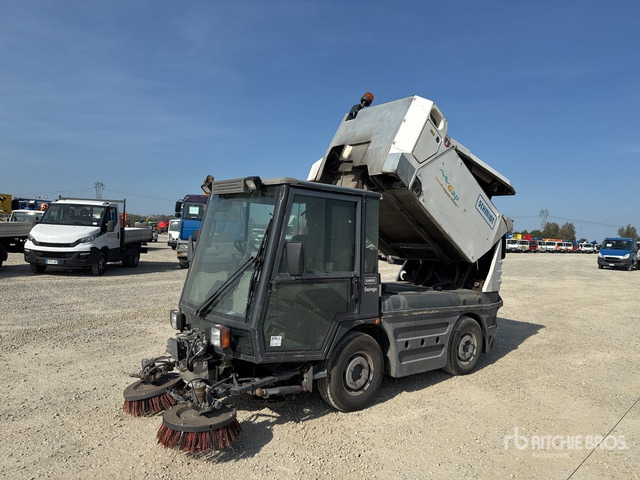 2006 Schmidt Compact 200 Autocarro spazzatrice - Barredora vial: foto 1 2006 Schmidt Compact 200 Autocarro spazzatrice - Barredora vial: foto 1