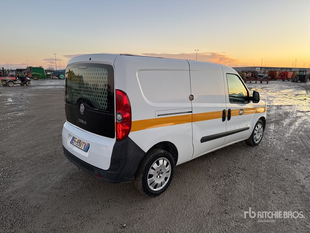 2011 Fiat Doblo Van Truck - Camión caja cerrada: foto 3 2011 Fiat Doblo Van Truck - Camión caja cerrada: foto 3