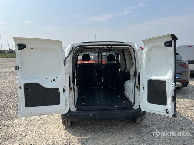 2016 Fiat Fiorino 1.3 MJT SX 16v Van Truck - Furgoneta pequeña: foto 5 2016 Fiat Fiorino 1.3 MJT SX 16v Van Truck - Furgoneta pequeña: foto 5