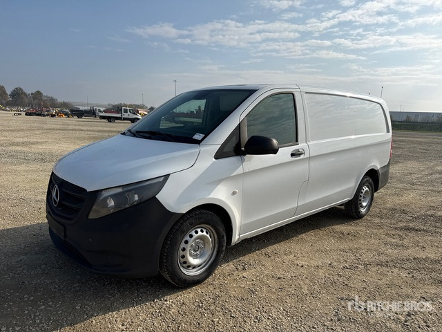 2016 Mercedes-Benz Vito Cargo Van - Camión caja cerrada: foto 1 2016 Mercedes-Benz Vito Cargo Van - Camión caja cerrada: foto 1