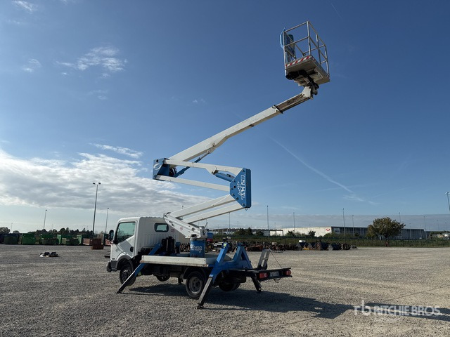 2016 Nissan Cabstar 35.12 2014 Socage DA320 20 m on Bucket Truck - Camión con plataforma elevadora: foto 4 2016 Nissan Cabstar 35.12 2014 Socage DA320 20 m on Bucket Truck - Camión con plataforma elevadora: foto 4
