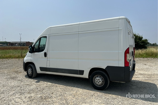2017 Peugeot Boxer 333 L2H2 2.0 BLUEHDI 130CV Van Truck - Furgoneta pequeña: foto 3 2017 Peugeot Boxer 333 L2H2 2.0 BLUEHDI 130CV Van Truck - Furgoneta pequeña: foto 3