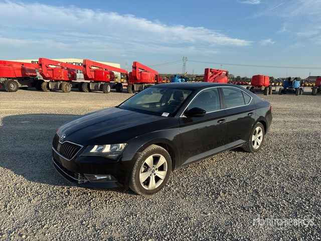 2018 Skoda Superb Autovettura - Coche: foto 2 2018 Skoda Superb Autovettura - Coche: foto 2