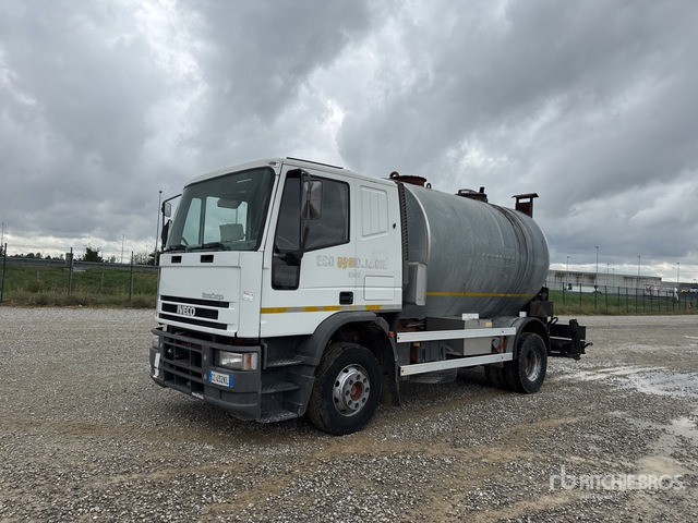 Iveco Eurocargo 150E27 Autocarro distribuzione asfalto - Distribuidor de asfalto: foto 1 Iveco Eurocargo 150E27 Autocarro distribuzione asfalto - Distribuidor de asfalto: foto 1
